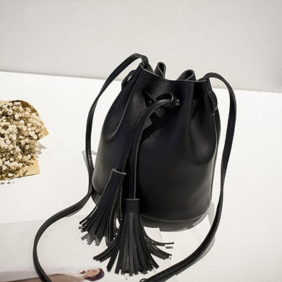 Vintage Tassel Crossbody Bucket Bag Luxury Woman Bag Female Shoulder Handbags Drawstring Messenger Crossbody Bags Sac Main